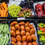 Minsal evalúa implementar “tarjeta verde” para que familias vulnerables accedan a frutas y verduras