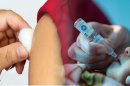 Científicos defienden cambio de vacunación de oral a inyectable en la poliomielitis