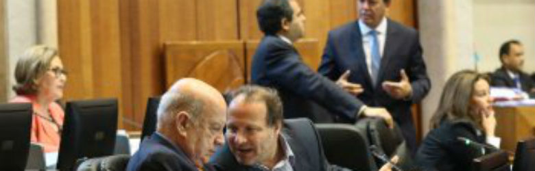 Senadores piden al Ejecutivo presentar proyecto que establezca un “Eunacom” de odontología