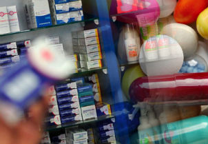Sernac revela grandes diferencias de precios de medicamentos de marca y genéricos