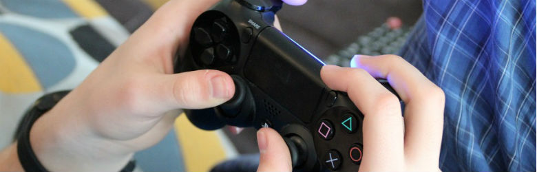 Los riesgos y beneficios de los videojuegos Los riesgos y beneficios de los videojuegos
