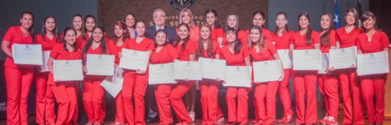 U. San Sebastián titula a las primeras matronas en Santiago