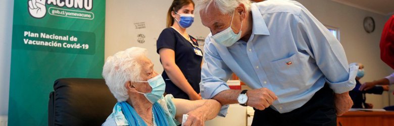 Comenzó masiva vacunación contra el Covid-19 a adultos mayores