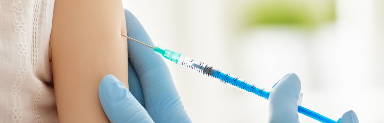 ¿Existe riesgo de colocar dos vacunas diferentes a mi hijo?